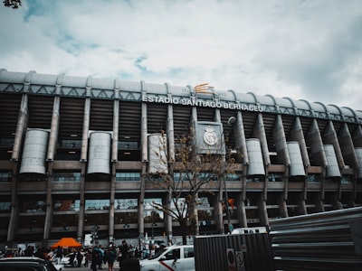 ليفربولونابوليمباشرمواجهةناريةبينعملاقينأوروبيين ليفربولونابوليمباشرمواجهةناريةبينعملاقينأوروبيين