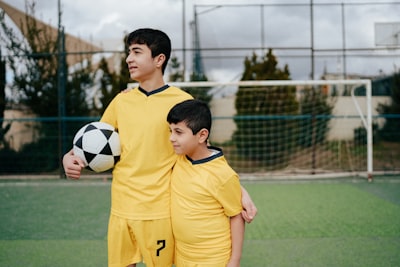 من هو اول فريق فاز في دوري ابطال اوروبا؟