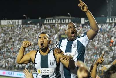 الرابطةالمحترفةالجزائريةالأولىبطولةكرويةتثيرالمشاعروتصنعالنجوم الرابطةالمحترفةالجزائريةالأولىبطولةكرويةتثيرالمشاعروتصنعالنجوم